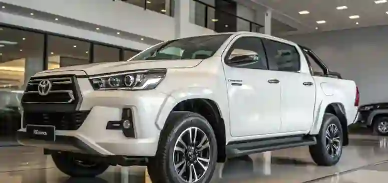 جدول صيانة تويوتا هايلكس 2026 البنزين والهايبرد في السعودية 